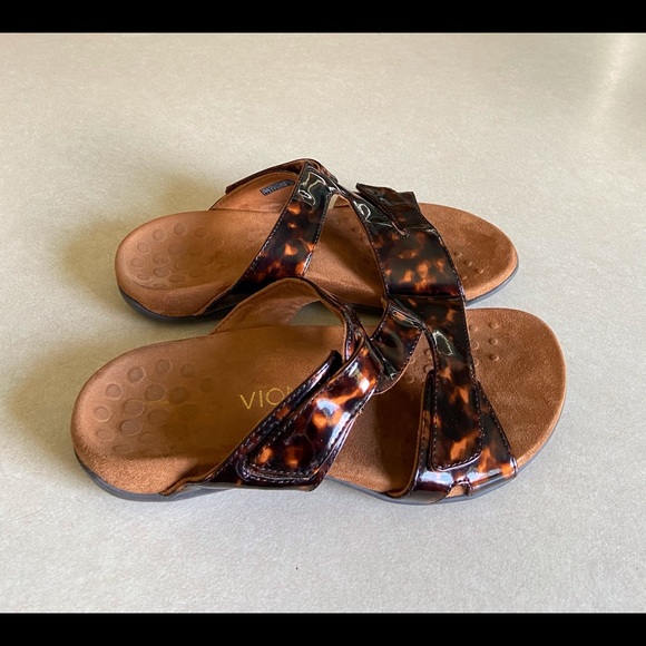 Vionic slide sandals size 7. - Picture 14 of 16